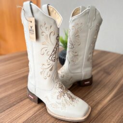 Texana Maria - Couro Off-White/Bordado Padroeira